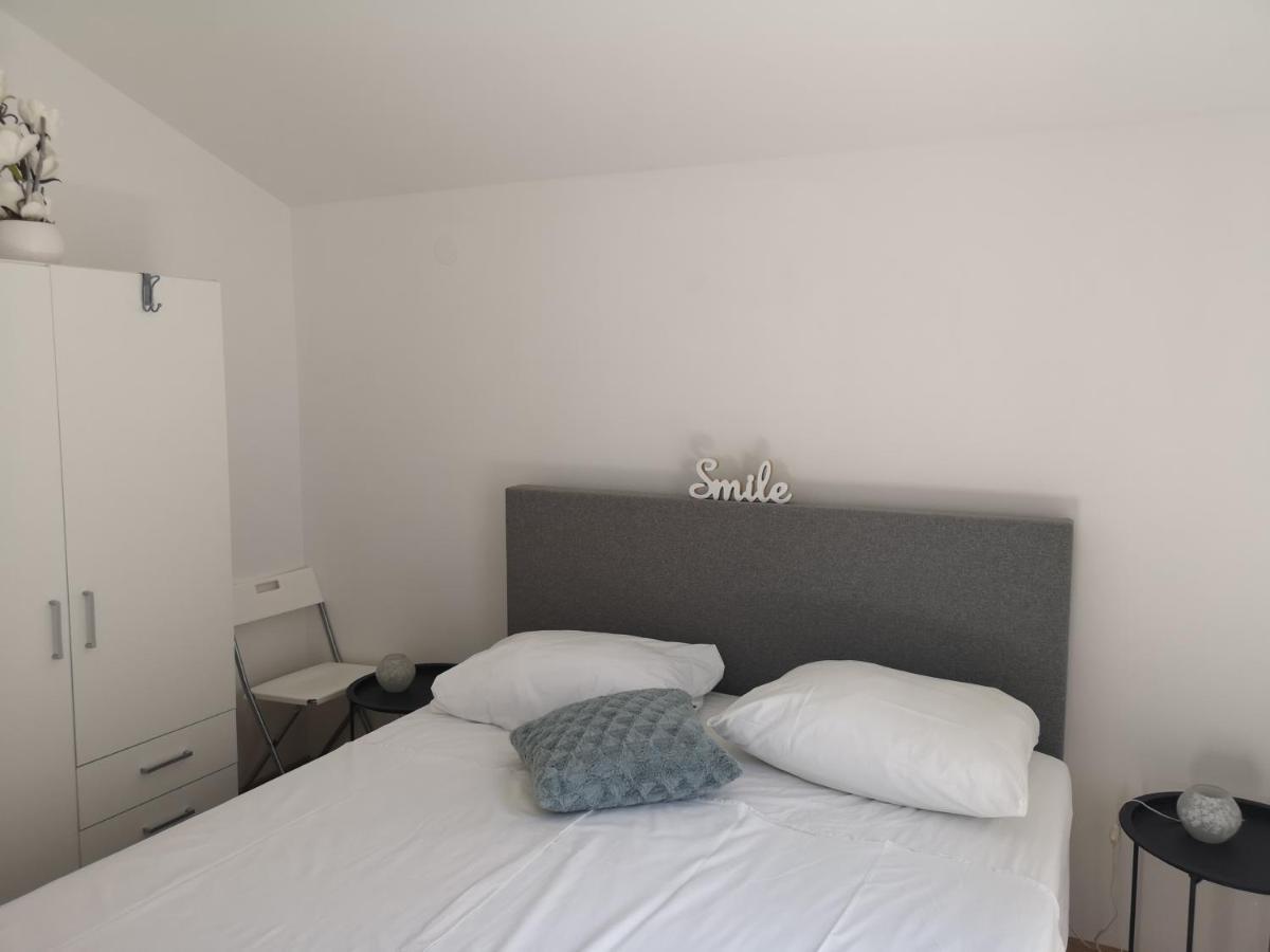 Chillout Apartments With Pool Patricia Fažana Extérieur photo