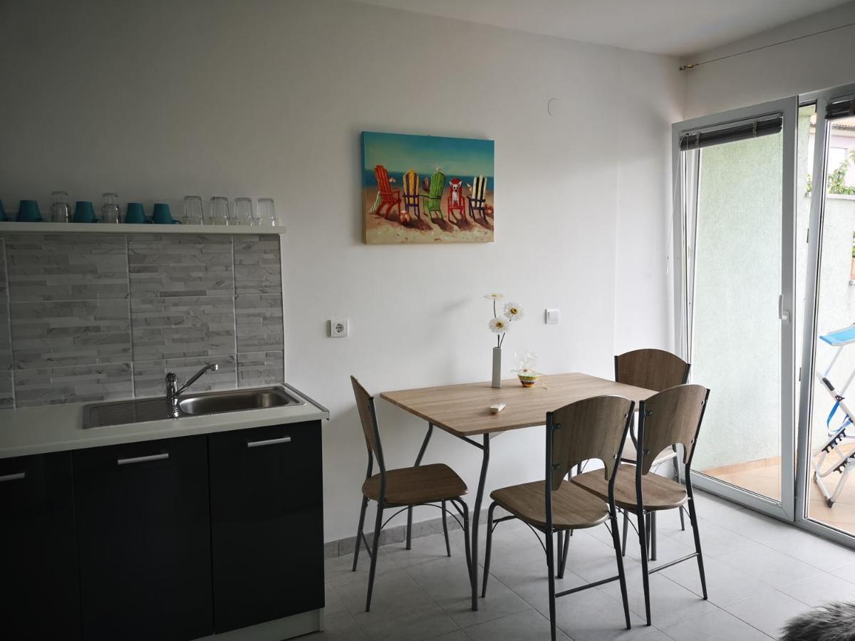Chillout Apartments With Pool Patricia Fažana Extérieur photo