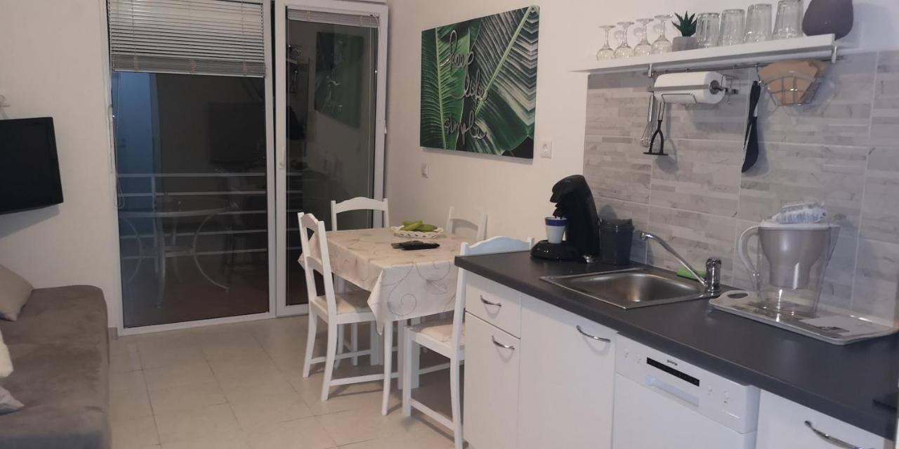 Chillout Apartments With Pool Patricia Fažana Extérieur photo
