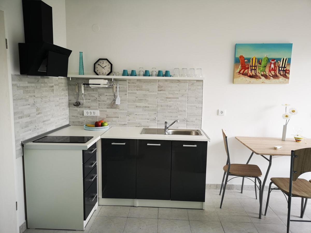 Chillout Apartments With Pool Patricia Fažana Extérieur photo